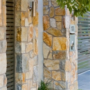 LS100+101 Yellowood Limestone Opus Incertum Random Loose Wall Stone