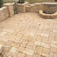 L727 Yellow beige limestone tumbled old looking solid block and cobbles for entance and garden