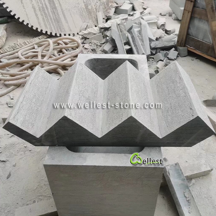 L828 Blue stone wall capping